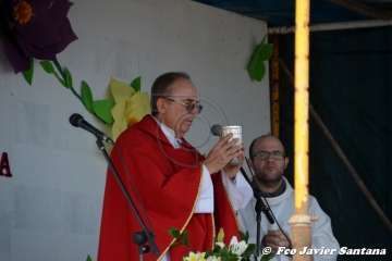 Santa Bárbara luce manto nuevo en la procesión de Lomo Catela (Foto Francisco Javier Santana)